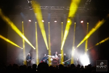 oswietlenie czerwone gitary