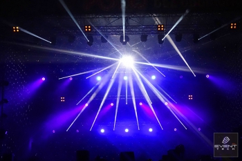 oświetlenie sceniczne