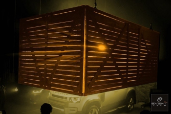 lewitujący kontener LandRover